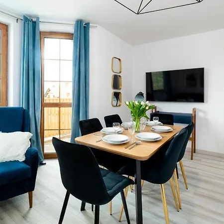 Everysky Nad Lomnica 15-15a דירה