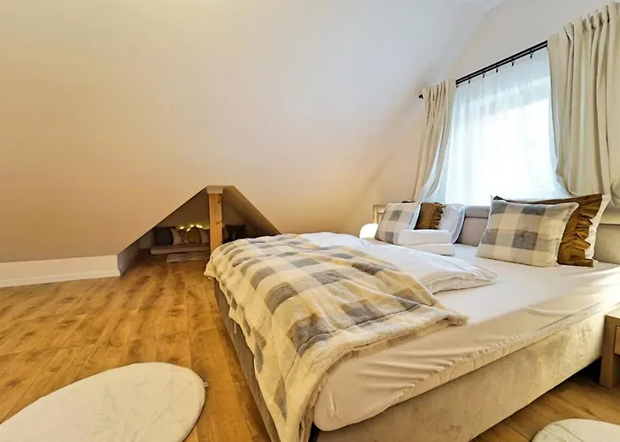 Everysky Nad Lomnica 15-15a *