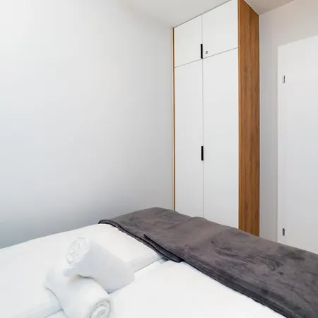 Everysky Nad Lomnica 15-15a Apartamento *