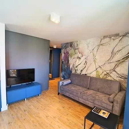 Daire Everysky Nad Lomnica 15-15a *