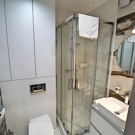 Everysky Nad Lomnica 15-15a *