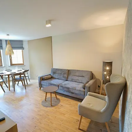 Daire Everysky Nad Lomnica 15-15a