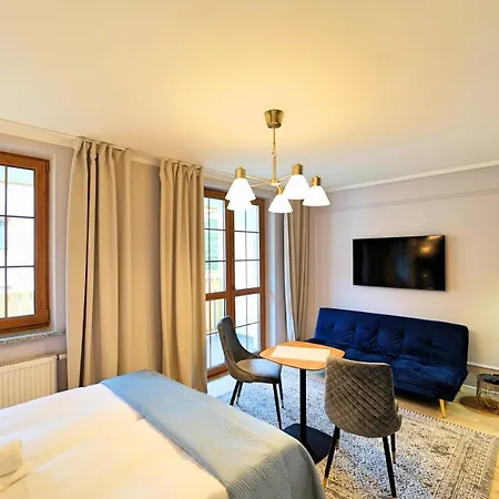 Everysky Nad Lomnica 15-15a *