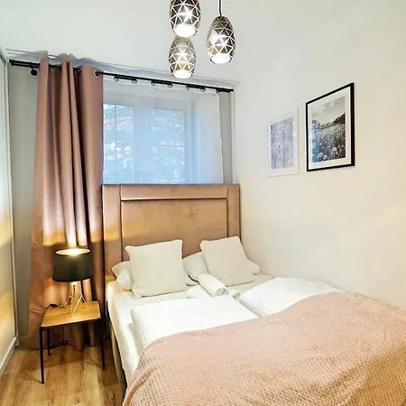 Everysky Nad Lomnica 15-15a Daire *