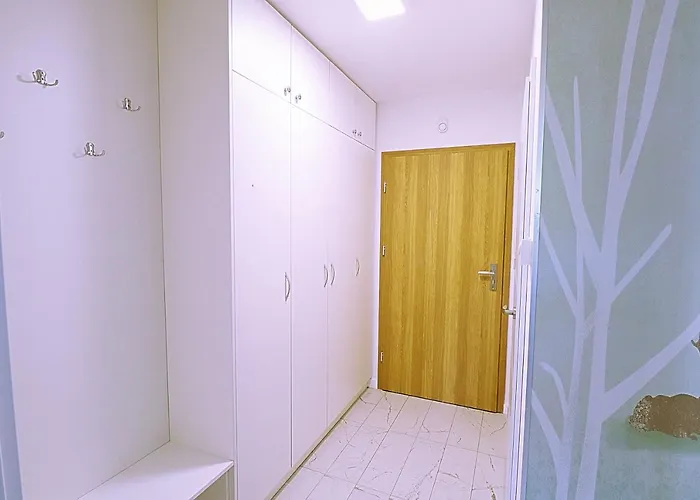 Everysky Nad Lomnica 15-15a *