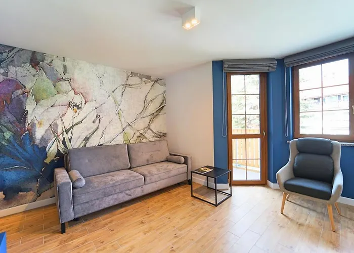 Everysky Nad Lomnica 15-15a *